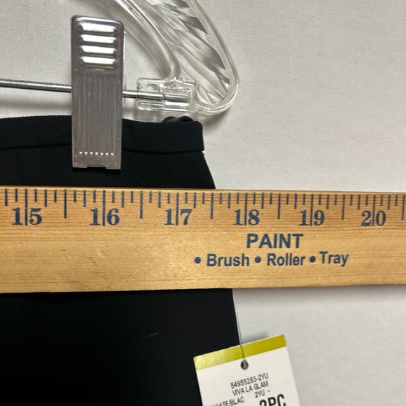 Elegant Black Pleated Skirt size 14 - Picture 3 of 8